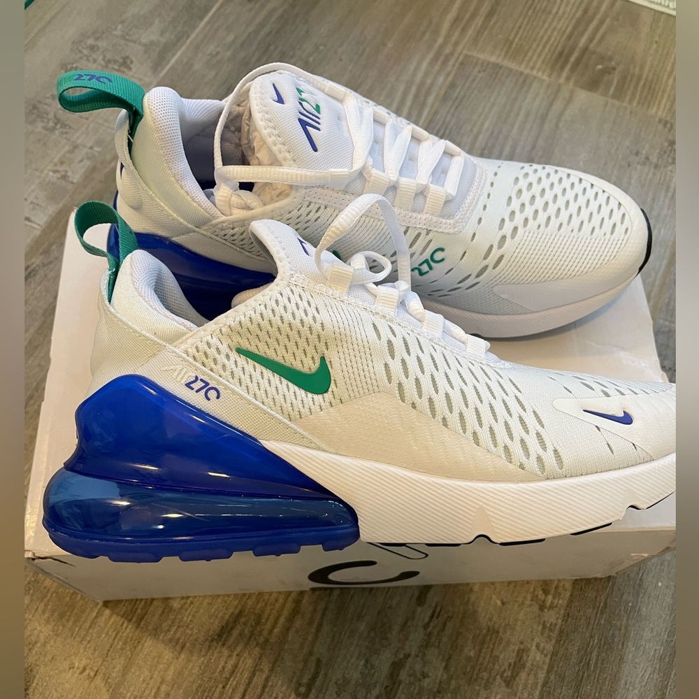 Women’s Nike Air Max 270 size 9